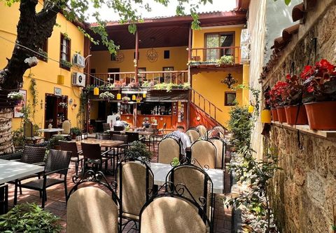 Lain-lain Tarihi Sarı Konak