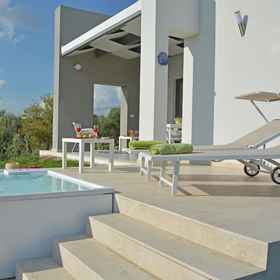 Primary image 1 Villa Pettegola in Noto, Cayman Beach Hotels