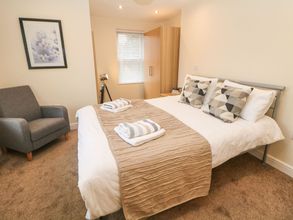 Others 4 1 Knowleston House