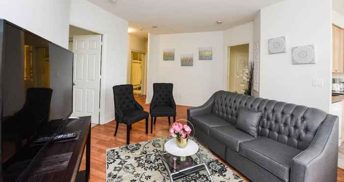 Others Upscale 2 Bedroom Near Square One Mall