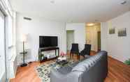 Others 2 Upscale 2 Bedroom Near Square One Mall