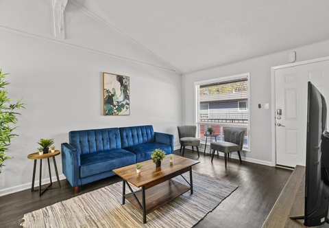 Others Stylish 1BR Zilker Evonify