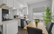 Others 3 Stylish 1BR Zilker Evonify