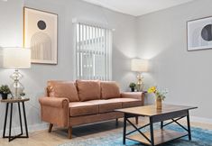 Others 4 Modern 1BR Near UT Hyde Park Evonify