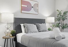 Others 5 Modern 2BR Near UT Hyde Park Evonify