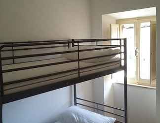 Khác 2 Central Apartment, Just Steps From the Duomo and the Teatro, With Balcony