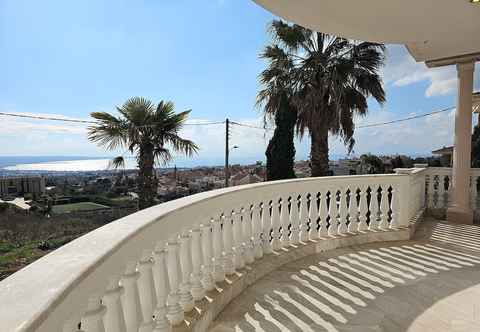 Others Escape to Villa Panorama and Enjoy the Classic Charm With Stunning sea Views