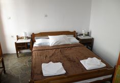 Others 6 Triopetra Martha Giannis Stone House