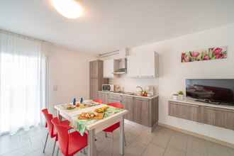 Others 4 Elegant Residenza Monica Two Bedroom C6 Sleeps 6