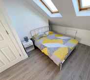 Lainnya 5 New 5-bed & 4 Bathroom House in Croydon