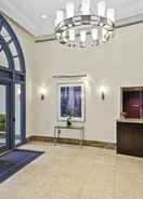 Lobi Nice 2BR Condo at Pentagon City