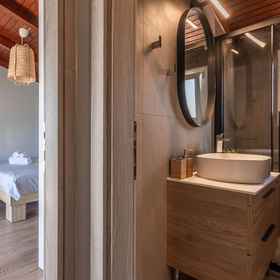 Room 1 Luxury Garden Villa with Heated Pool, Manos Hatzidakis Theatre Hotels