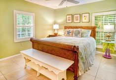 Khác 2 Bird Of Paradise 4 Bedroom Home by RedAwning