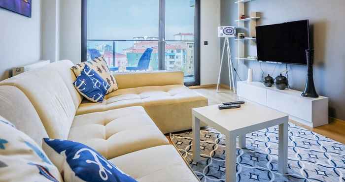 อื่นๆ Fully Furnished Residence With Security in Pendik