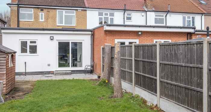 Others Harrow House 3 Bedrooms 2 Bathrooms