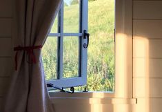 Others 7 Dog Friendly Shepherd's Hut, Perfect for Couples