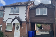 Others Beautiful 3-bed House in Stoke-on-trent