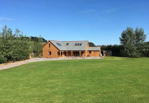 Lain-lain Riverside Lodge