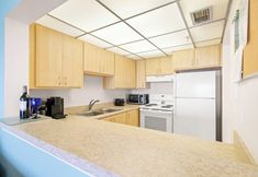 Others 7 Ocean Sands 1204