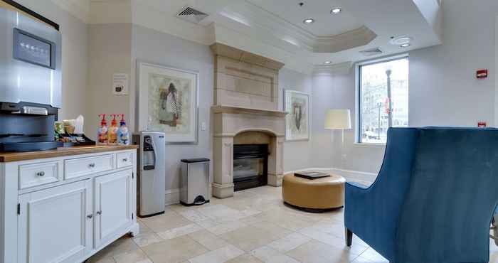 Others Spacious 2BR Condo at Ballston