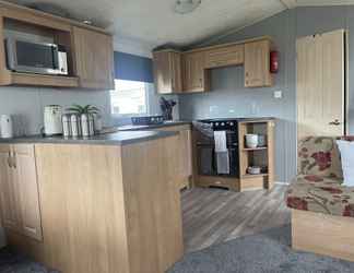 Others 2 Charming 3-bed Static Caravan in Porthcawl