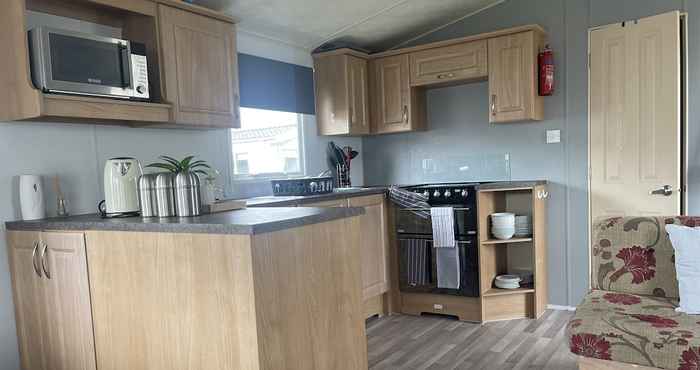 Others Charming 3-bed Static Caravan in Porthcawl