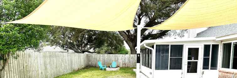 Others Backyard Breeze 3 Bedroom Home by Redawning