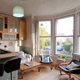 Primary image 1 ラブリー ビクトリアン  アパートメント イン クリフトン ビレッジ, ネイルシアズエピックパーク ホテル