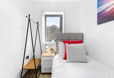 Khác 4 Modern 4 Bedroom House with Parking