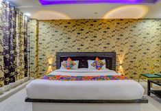 Others 7 Fabhotel Gold Galaxy