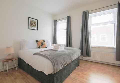 Others 3-bed House in Cardiff With Sky TV & Twin Beds