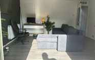 Others 3 Mordenised 2 Bedroom House Close to City Centre