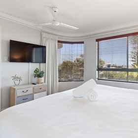 Room 1 Riverdance Apt 14, Maroochydore Sunshine Coast Airport (MCY) Hotels