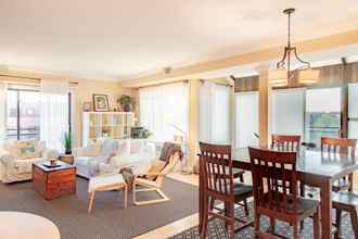Others 4 Gorgeous Rosslyn Penthouse w Views Free Parking Metro Subway