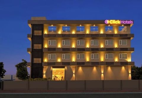 อื่นๆ Click Hotel Bhuj