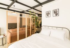 Others 5 Amalia Flats by Oval