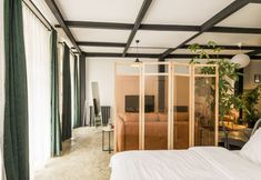 Others 3 Amalia Flats by Oval