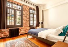 Lain-lain 2 Olympia Flats by Oval