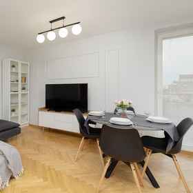 Primary image 1 เช่าอพาร์ตเมนต์ Old Town Warsaw ของ Renters, โรงแรม & ที่พัก Szwedzka