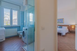 其他 4 Flower House With Lake View by Wonderful Italy