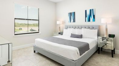 其他 4 6 Bedroom Two Story Pool Home