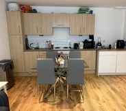 Others 5 Large Private Flat in City Centre Leeds