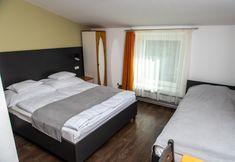 Others 6 Fehér Sas Panzió és Étterem