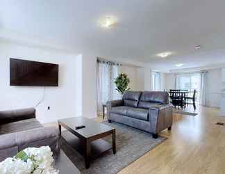 อื่นๆ 2 Modern 3-bedroom Oshawa Home