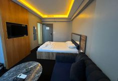 Others 7 Near Suites