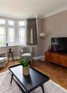 Primary image The Elmbridge Classic - Elegant 3bdr Flat With Garden