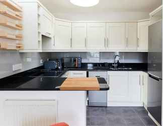 Lainnya 2 The London Nest - Trendy 3bdr House