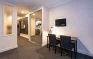 Others 7 Chic 1-bedroom Apartment in Melbourne CBD