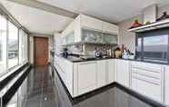 Lainnya 5 Luxury 4 Bedroom Penthouse in Beautiful Battersea