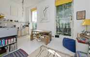 Others 3 Fantastic 1 bed Property With Private Balcony